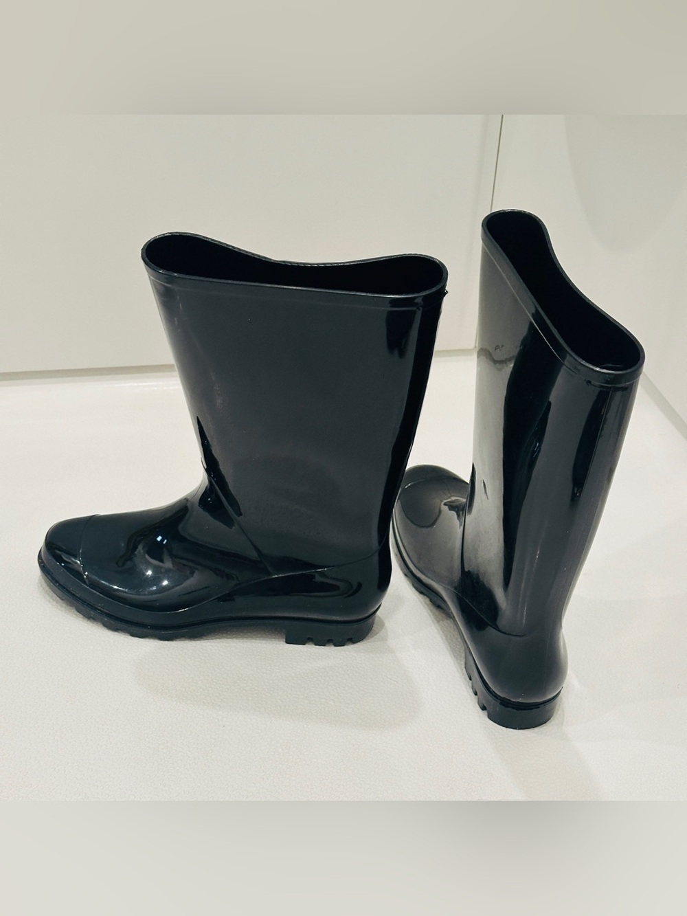 Time and Tru Black Glossy Rain Boots / Size 9